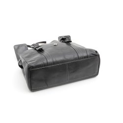 etienne Aigner Vintage taske i sort skind med hvide kontrast syninger.