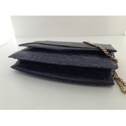 Unik Vintage taske i smukt lilla farvet skind og med smuk guldkde.