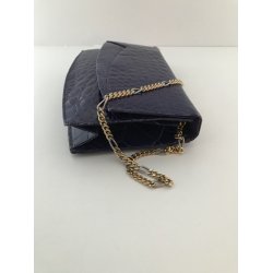 Unik Vintage taske i smukt lilla farvet skind og med smuk guldkde.