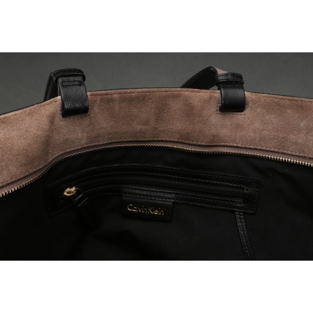 sløring beløb depositum Calvin Klein Vintage taske i sort skind - Luksus og brand Vintage tasker -  Læderprojektet