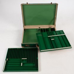 Hndlavet vintage kuffert beregnet til Stearinlys