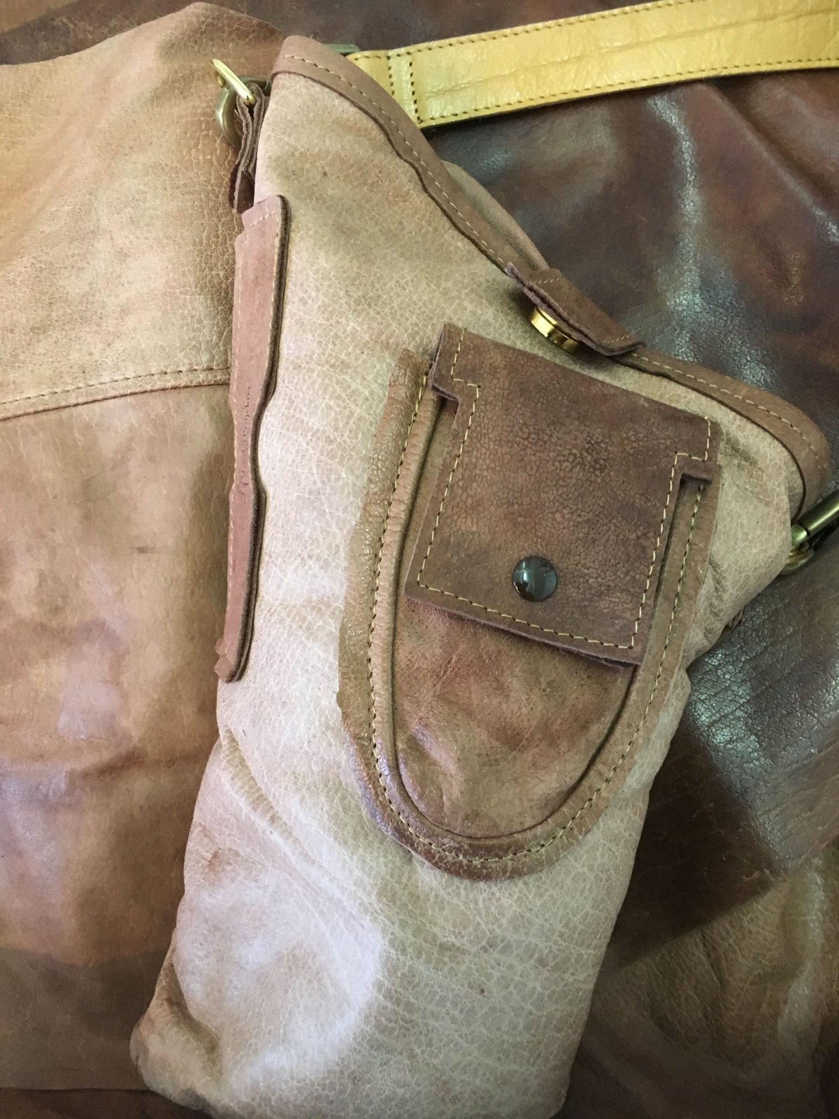 accent Beskæftiget Velkommen Unik Taske i recycled blødt anilint læder - Bæredygtige lædervarer  fremstillet af genanvendt skind & læder - Læderprojektet