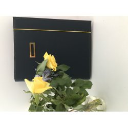  Bog omslag i kongeblt lder med masser af plads til A4 papir.