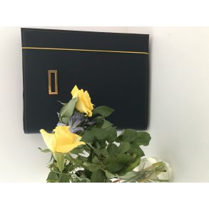  Bog omslag i kongeblt lder med masser af plads til A4 papir.