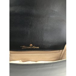 Etienne Aigner Vintage Skuldertaske i sort Kalveskind i lidt buet facon.