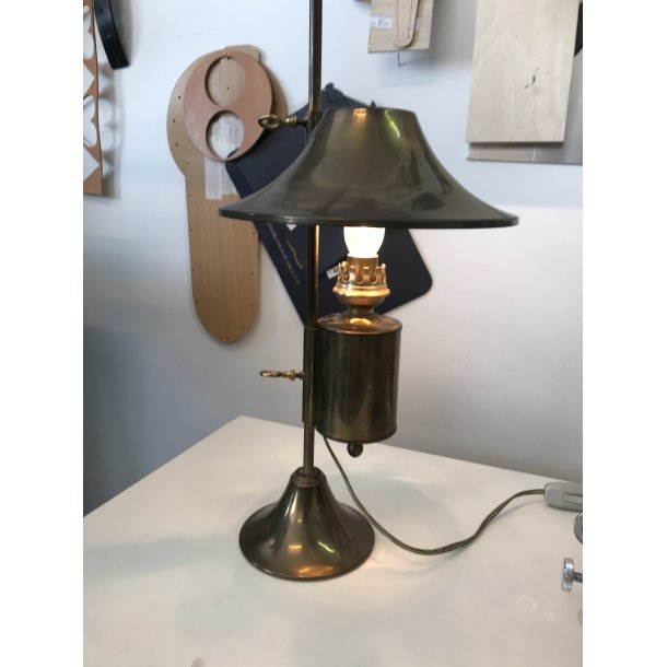 Smuk antik skrivebords lampe - Håndlavede lamper; redesign & genbrug - Læderprojektet