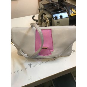 Re design taske i hvidt skind