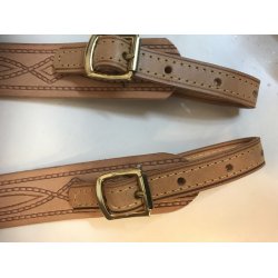 Bred hndlavet gevr rem med prg i lder.