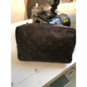 gte louis Vuitton Toilettaske model Trousse d Toilette.