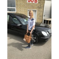 Skindtaske i bldt lkkert bffelskind foret med gte ruskind