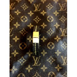 Hndlavet unikt Armbnd med guld ls i gte upcycled LV Monogram Canvas NB! Unisex !