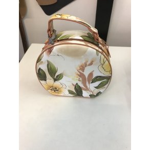 Oval taske med blomster motiv med lynls og kde fra Diana & Co.