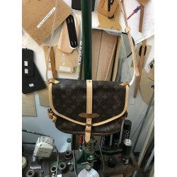 Renoveret gte Louis Vuitton taske model Saumur