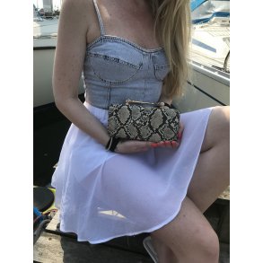 Clutch med super moderne slange skinds prg og kde.