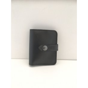 Tofljet pung i skind med plads til mnter / kreditkort mm.