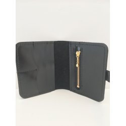 Tofljet pung i skind med plads til mnter / kreditkort mm.