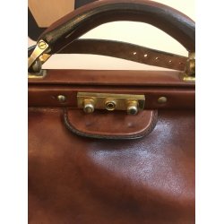 Super velholdt Vintage doktor taske i brunt læder med detaljer Antikviteter i læder & skind - Læderprojektet