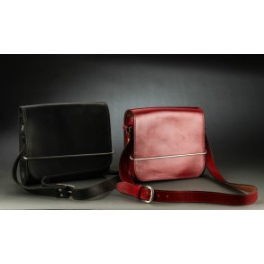 Lder skuldertasker fra Oxdenmarq demotasker nye med med lidt brugsspor