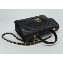 Quiltet taske i sort kalveskind med hndtag