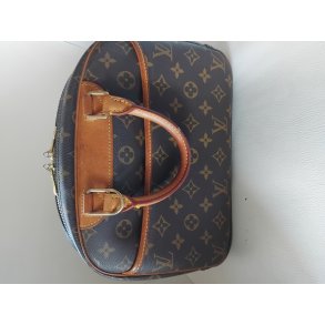 Super Velholdt Louis Vuitton model Trouville.