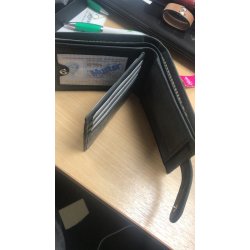 Lille Tegnebog i lkkert natur skind og med plads til det hele