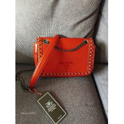 Prada Vintage taske i rdt lder og med Hardware i Gun metal.