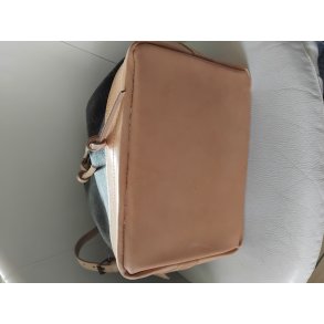 �gte louis Vuitton model Noe delvist renoveret.