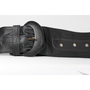 Bredt mode Skindblte. Unika. Lngde 110 cm.