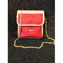 Henriette skindtaske i lkkert bldt okseskind med skindfoer. Eget design.