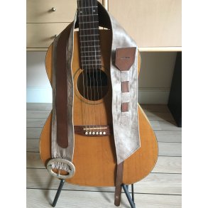 Redesign guitar rem i skind & l�der.