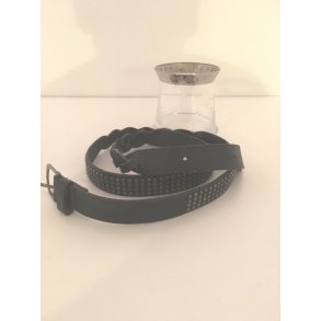 Modeblte Vintage i sort lder med sm nitter