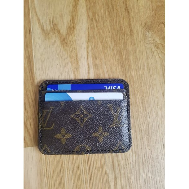 Kreditkort i gte louis Vuitton logo canvas; upcycled