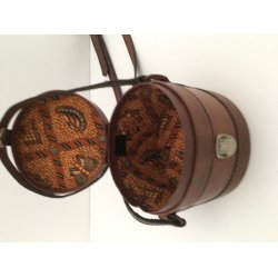 Rund Vintage taske i lder med skulderrem. 